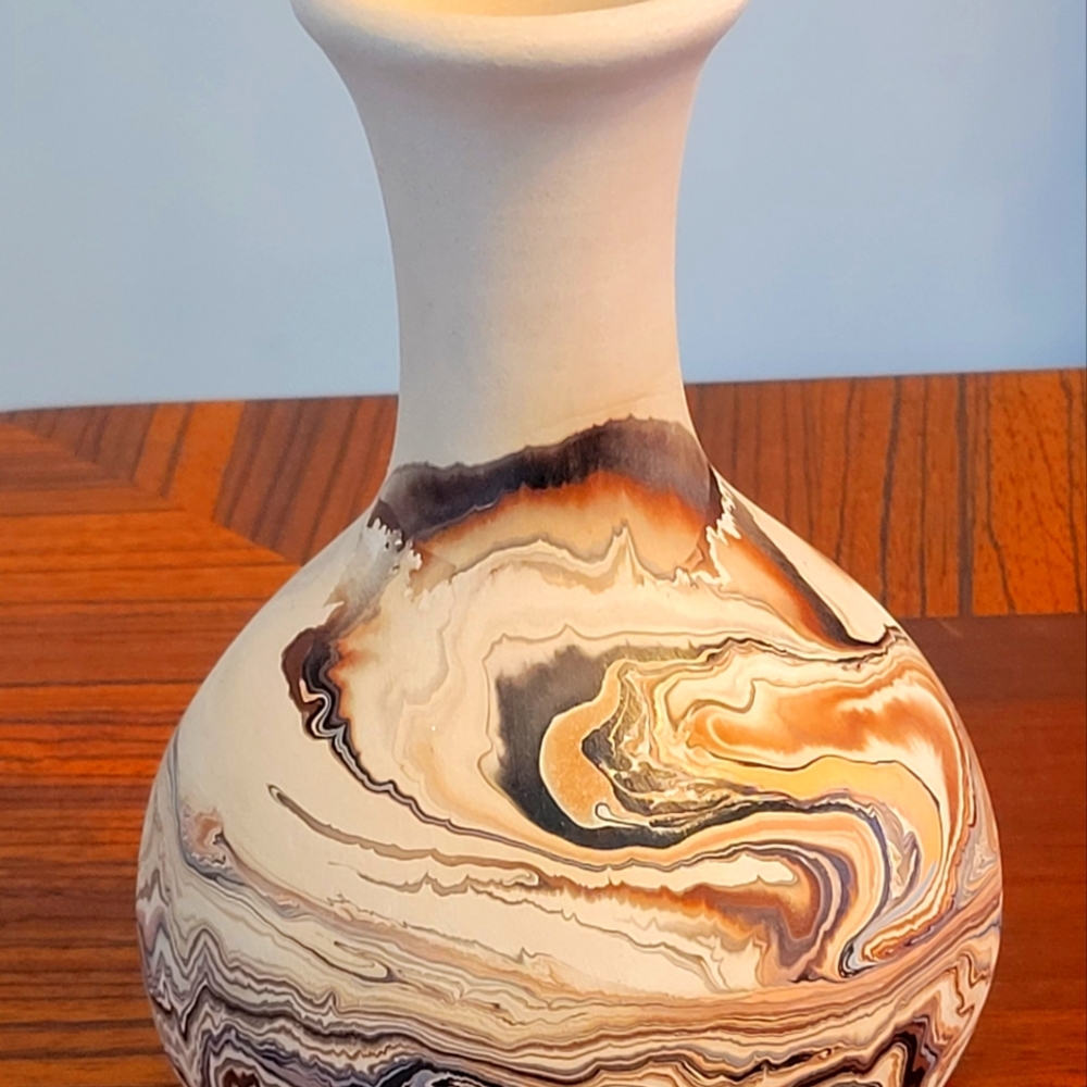 VINTAGE NEMADJI POTTERY VASE.